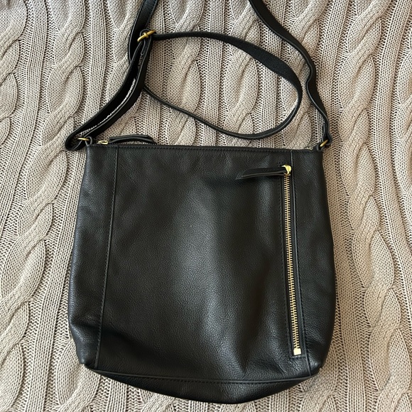 Fossil Black Crossbody Bag with Minimalist Design - Picture 2 of 5